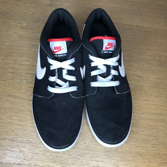 Nike Mens Suketo Athletic Shoes Black/White/Red 525311-011 - Picture 3 of 6